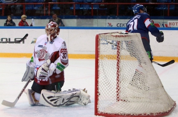 "Dinamo" uzvaru sērija pārtrūkst Novosibirskā