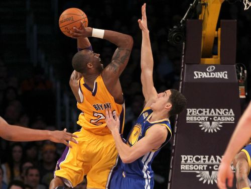 Biedriņš nespēlē, Braients samet 39, "Warriors" zaudē "Lakers"