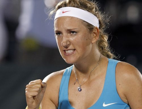 Azarenka izglābjas no seta un 0:4 deficīta, gadu turpina bez zaudējumiem