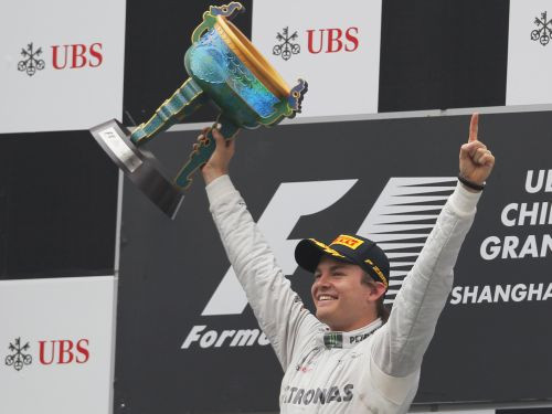 Rosbergs Ķīnā izcīna pirmo uzvaru karjerā