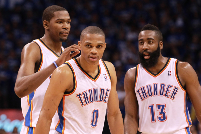 ''Thunder'' atspēlē 18 punktu deficītu un iekļūst NBA finālā