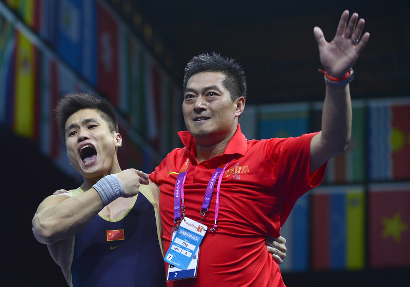 Ķīna turpina vākt medaļas svarcelšanā, krīt arī pasaules rekords