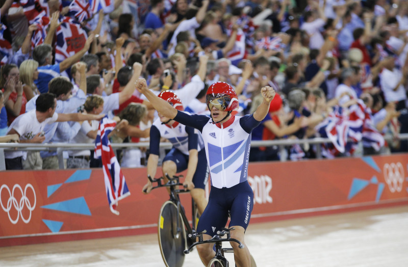Treka riteņbraukšanā Lielbritānijai divi zelti un pasaules rekords