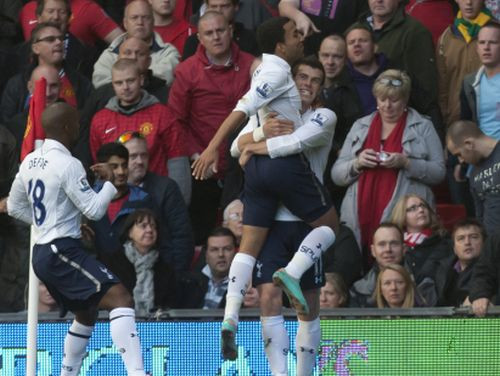 "Manchester United" piekāpjas "Tottenham Hotspur"