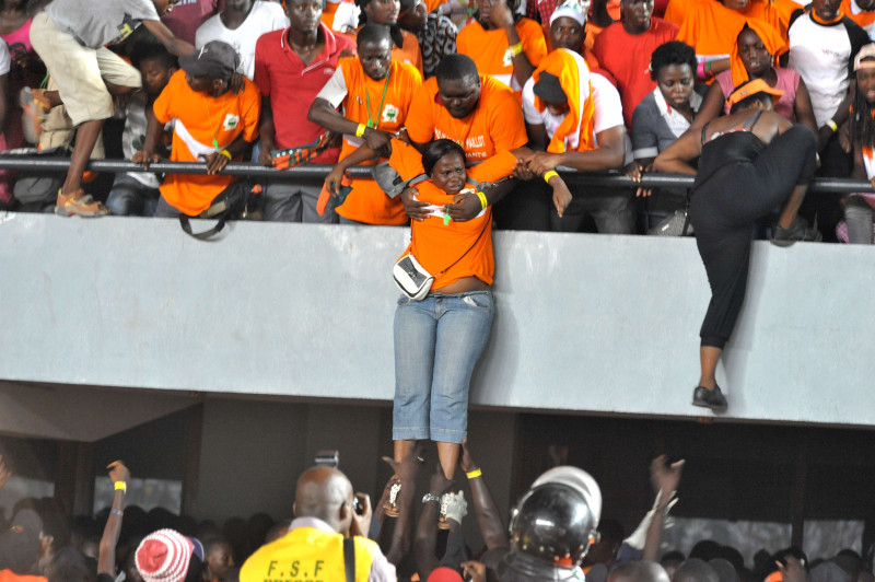 Āfrikas Nāciju kausa spēlē Senegālā fani satrakojas, ievaino sporta ministru