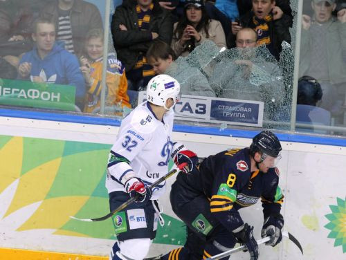 Ovečkins izsit stiklu, Znaroka "Dynamo" - KHL līdere