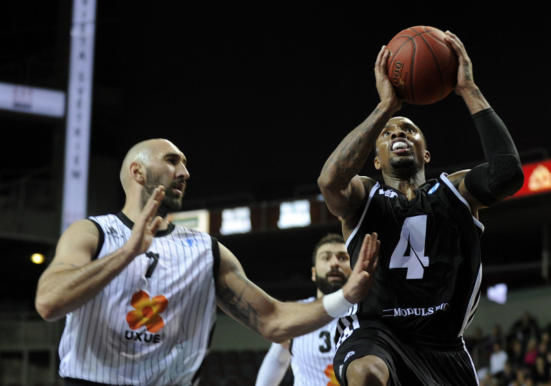 Roulends un Jahovičs neapturami, VEF šokē "Bilbao Basket"