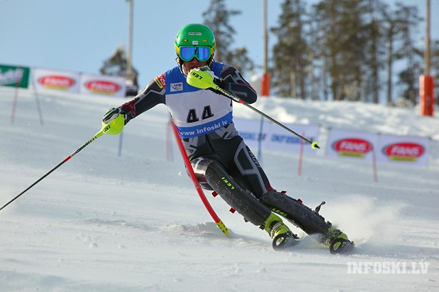 Kalnu slēpotājs K.Zvejnieks otrais FIS sacensībās slalomā