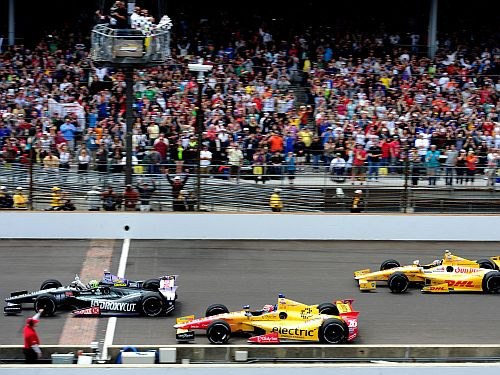 "Indy 500" sacīkstēs pirmo reizi karjerā uzvar Kanāns