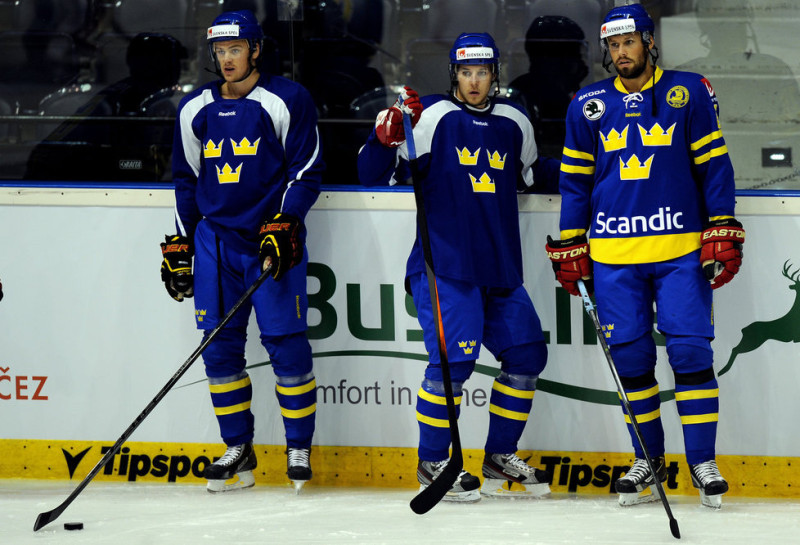 Eirotūres laikā trim zviedru hokejistiem nozagti spēļu krekli
