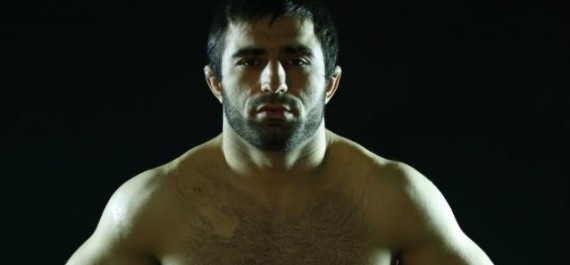 Krievs Omari Ahmedovs pievienojies UFC