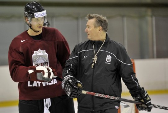 Hokeja izlase pēdējā treniņā Rīgā iespēlē vairākumu un mazākumu