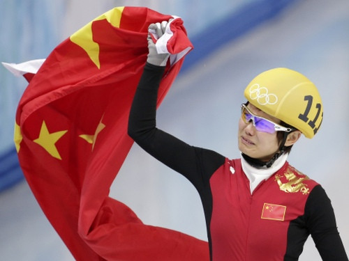 Šorttrekiste Li izcīna Ķīnai pirmo zelta medaļu