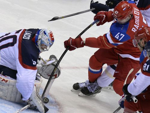 Krievijas hokejisti šoreiz uzvar bullīšos - 1:0 pret Slovākiju