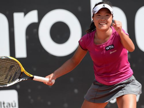 Japāniete Nara karstajā Riodežaneiro izcīna pirmo WTA titulu