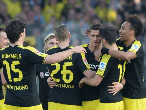 Dortmundes "Borussia" uzvar un nostiprina otro vietu