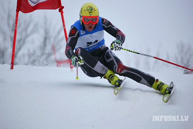 K.Zvejniekam otrā vieta un punktu rekords milzu slalomā Krievijā