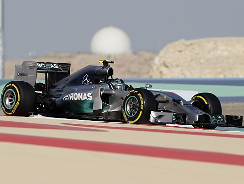 Rosbergs ātrākais F1 testos, Sirotkins izpilda Superlicences normatīvu