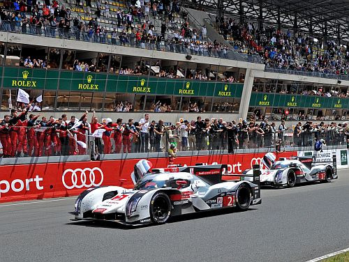 Visus LMP1 līderus piemeklē problēmas, uzvaru Lemānā 13. reizi izcīna "Audi"