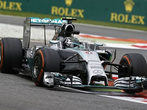 Rosbergs un Hamiltons ātrākie Moncas F1 posma treniņbraucienos