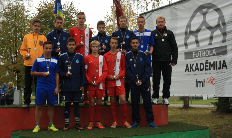 Rīgas U-14 futbolisti kļūst par LMT Futbola akadēmijas reģionālo turnīra uzvarētājiem