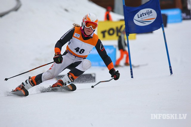 Evelīnai Gasūnai 19.vieta FIS milzu slalomā Somijā, K.Zvejnieks izstājas