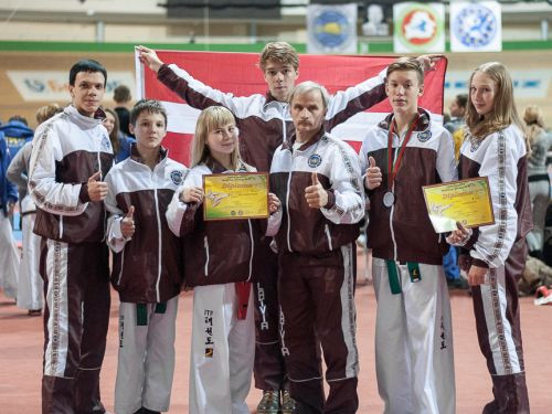 Latvijas sportistiem zelts un sudrabs Pasaules kausā "Taekwon-do ITF"