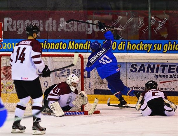 U20 hokejisti neizteiksmīgā spēlē piekāpjas itāļiem
