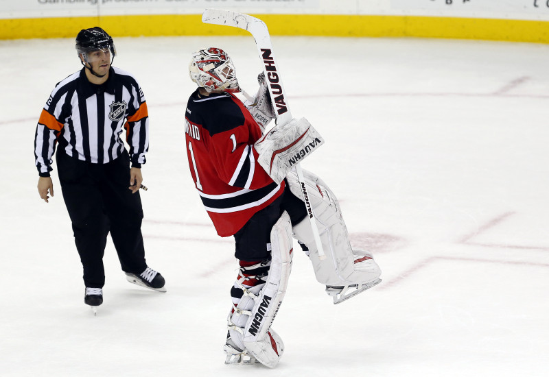 "Devils" pārtrauc zaudējumu sēriju, Kinkeidam pirmā NHL uzvara