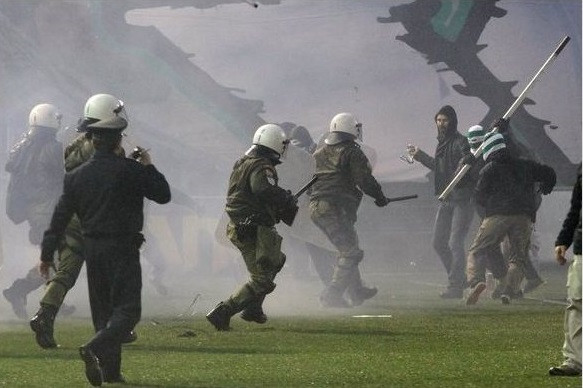 Vardarbības dēļ apturēti Grieķijas futbola turnīri