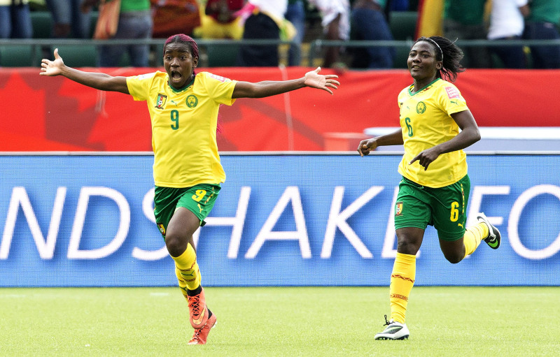 Pasaules kausā sievietēm Kamerūna atspēlējas un uzvar Šveici