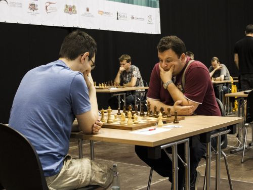Šaha turnīrā "RTU Open" pēc trim kārtām desmit līderu vidū arī Širovs