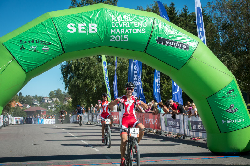 Pirmajā SEB MTB maratona Talsu posmā triumfē Pētersons