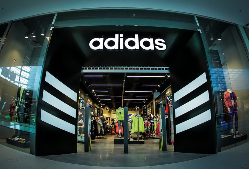 Tikai šodien Latvijas izlases basketbolisti būs sastopami adidas veikalā Riga Plaza. Nāc un paspied roku klātienē!