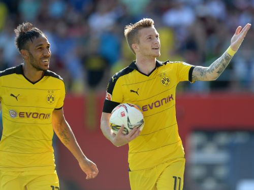 Dortmundes "Borussia" atkal grauj ar 4:0 un iegūst vadību turnīrā