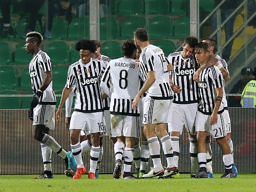 ''Lazio'' un ''Roma'' turpina zaudēt punktus, ''Juventus'' uzvar