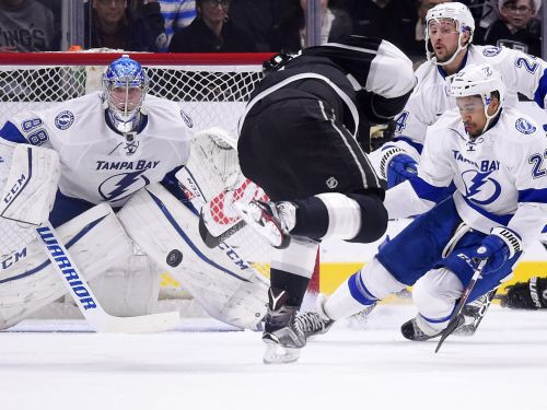 Vasiļevski nomaina "Lightning" zaudējumā, Keinam "Blackhawks" rekords