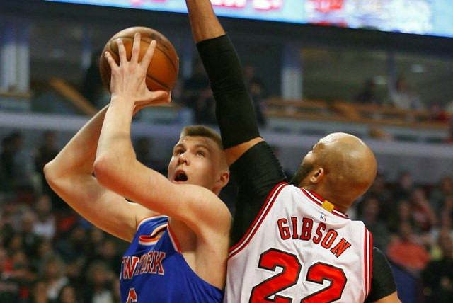 "Knicks" salūst izšķirošajā periodā un piekāpjas "Bulls", Porziņģim 9+9