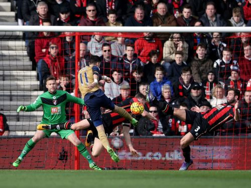 ''Arsenal'' pārspēj ''Bournemouth'' un pakāpjas uz trešo vietu