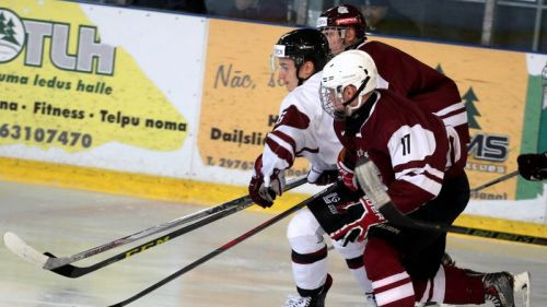 Latvijas izlase ar 8:1 pieveic U18 un atbrīvojas no četriem spēlētājiem