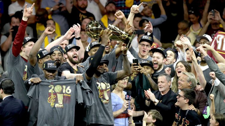 Klīvlenda izcīna pirmo NBA titulu, Džeimss fināla MVP
