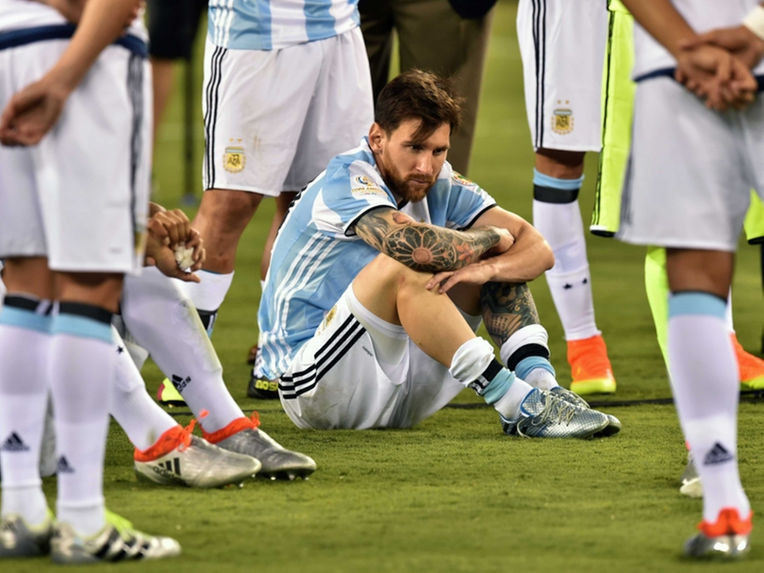 Čīle triumfē COPA AMERICA,Messi beidz karjeru izlasē.