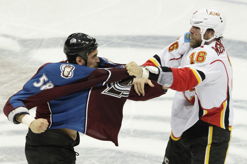 Bijušais NHL labākais kauslis Makgratans karjeru turpinās Anglijā