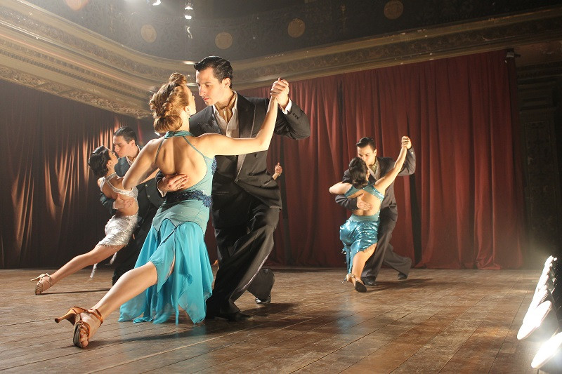 Pusgadsimtu ilga attiecību spriedze filmā “Mūsu pēdējais tango”