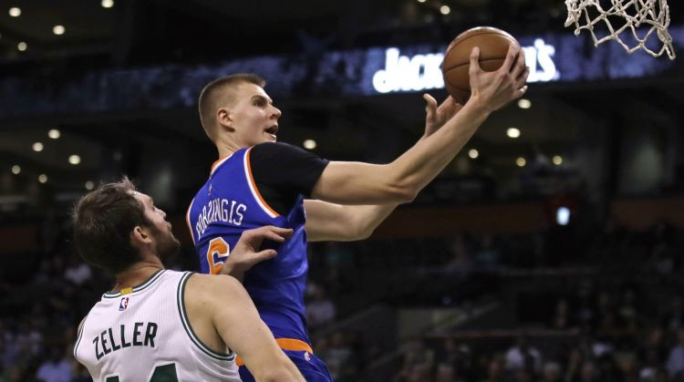 Porziņģis samet 20 punktus un uzvar "Knicks" priekšpēdējā pārbaudē