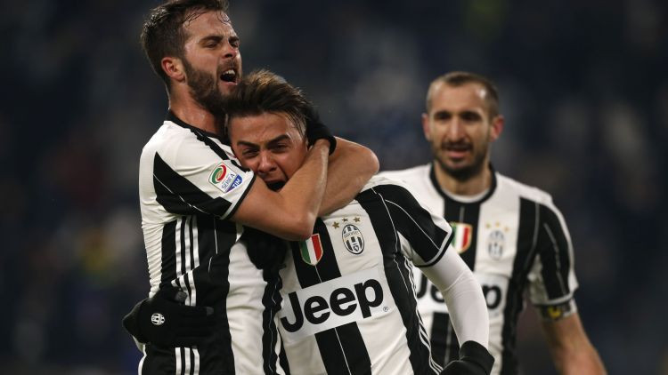 "Juventus" uzvar 3:0, trīs punkti arī citām favorītēm, Perinam smaga trauma