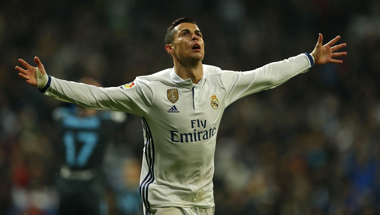 Madrides "Real" spēlē pieticīgi, toties efektīvi un pārsvaru palielina