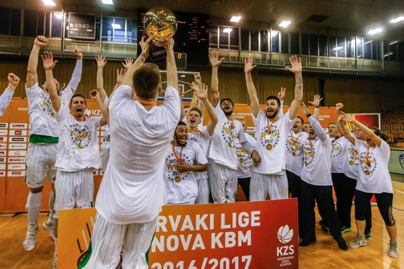 "Union Olimpija" pēc septiņu gadu pārtraukuma Okorna vadībā izcīna Slovēnijas čempiontitulu