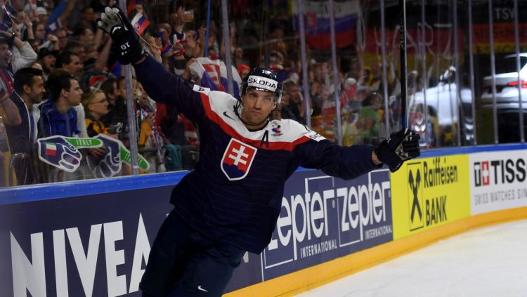 Slovākijas izlases uzbrucējs: "Nesaprotu, kā KHL vispār ļauj "Slovan" turpināt spēlēt"