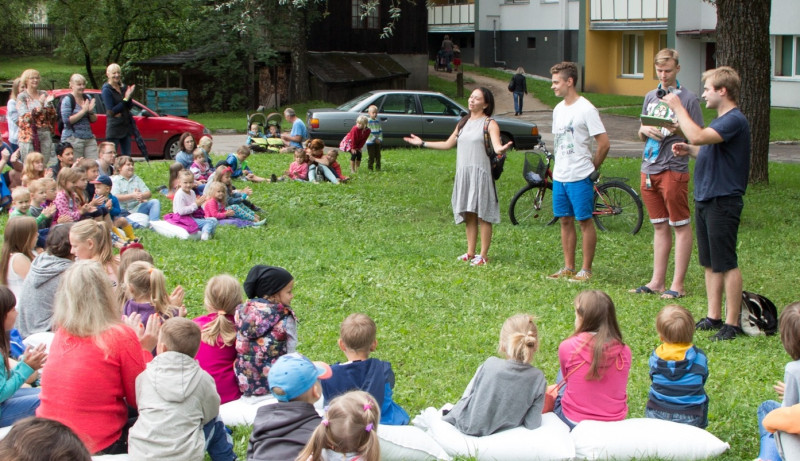 Valmieras vasaras teātra festivāla atklāšanā - koncertprogramma „Vilki papardēs”
